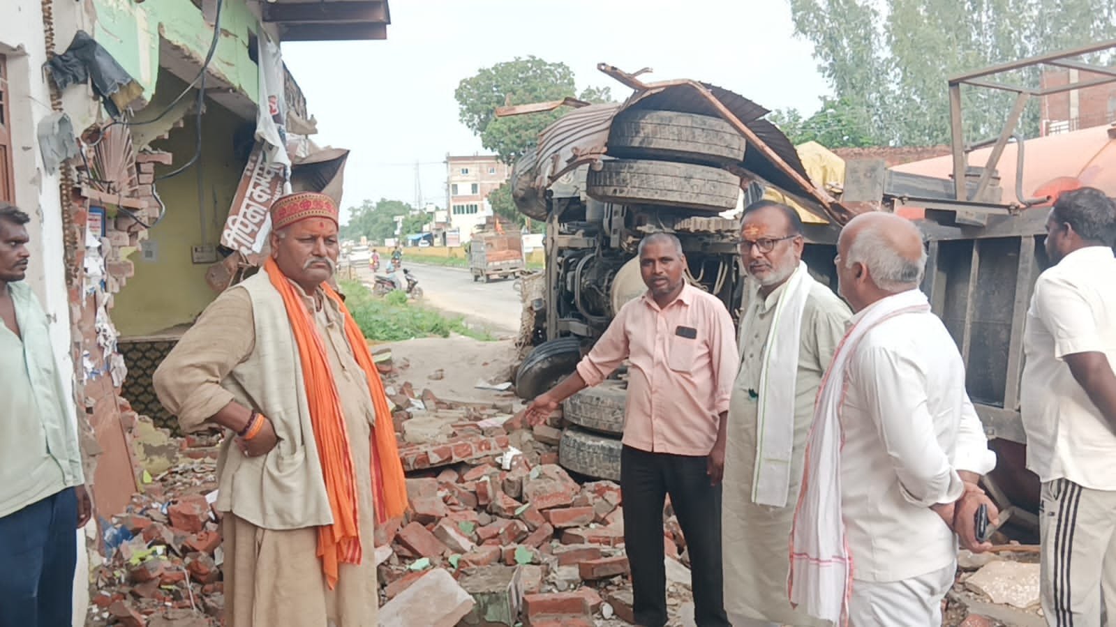 गैपुरा हादसे के पीड़ित परिवार से मिले मनोज जायसवाल, हरसंभव सहायता का दिलाया भरोसा