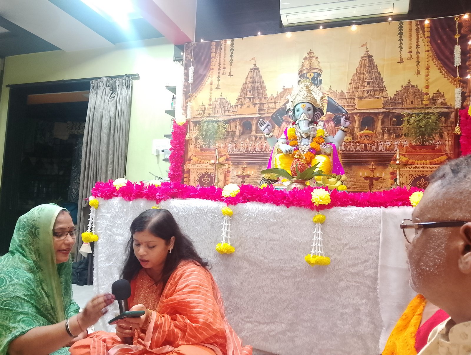 वसई में आठवें वर्ष घर में विराजे गणपति महाराज, 18 सितंबर को होगा विसर्जन