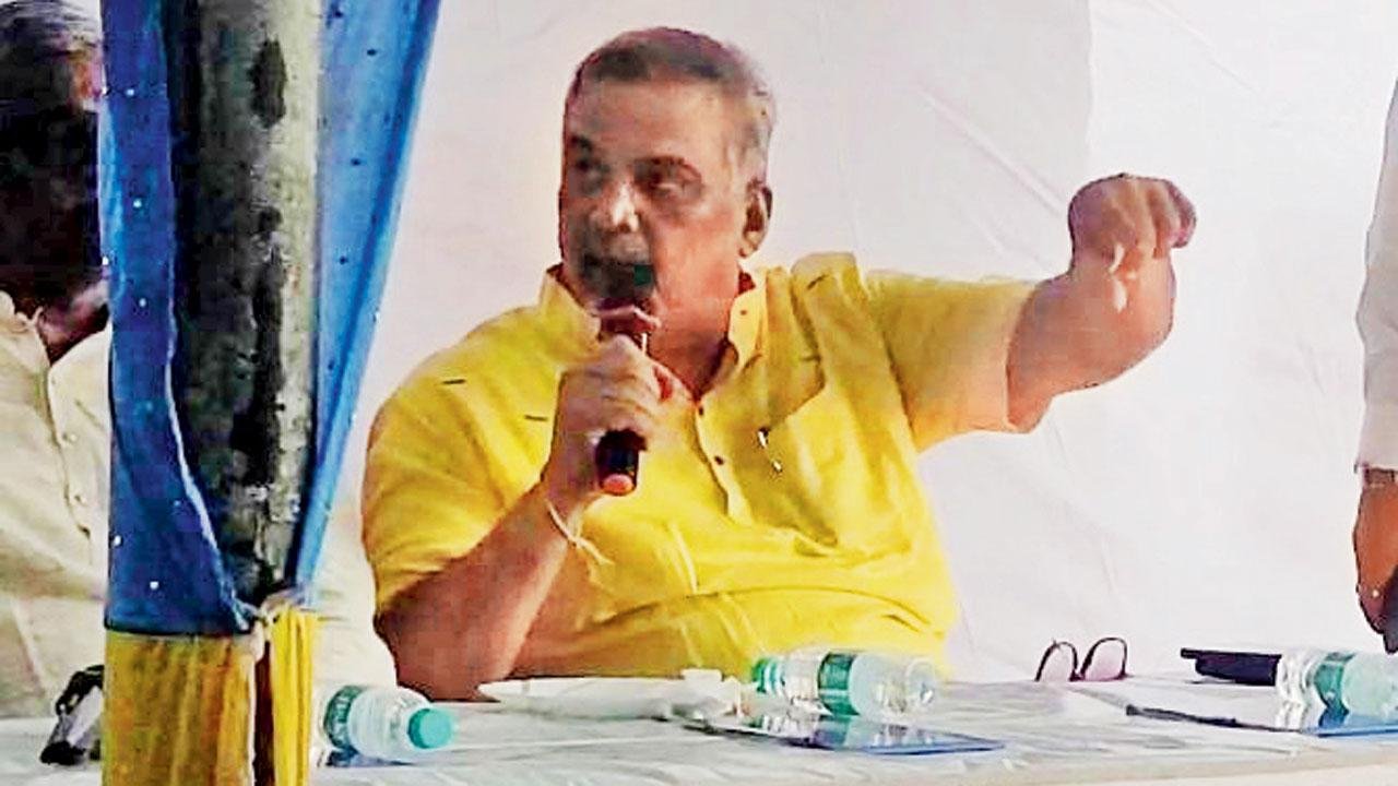 बहुजन विकास आघाड़ी के अध्यक्ष हितेंद्र ठाकुर ने नालासोपारा में मतदाताओं की संख्या में कथित गिरावट पर सवाल उठाए। उन्होंने मतदाता सूची में हुए बदलावों की स्थिति स्पष्ट करने की जरूरत बताई।